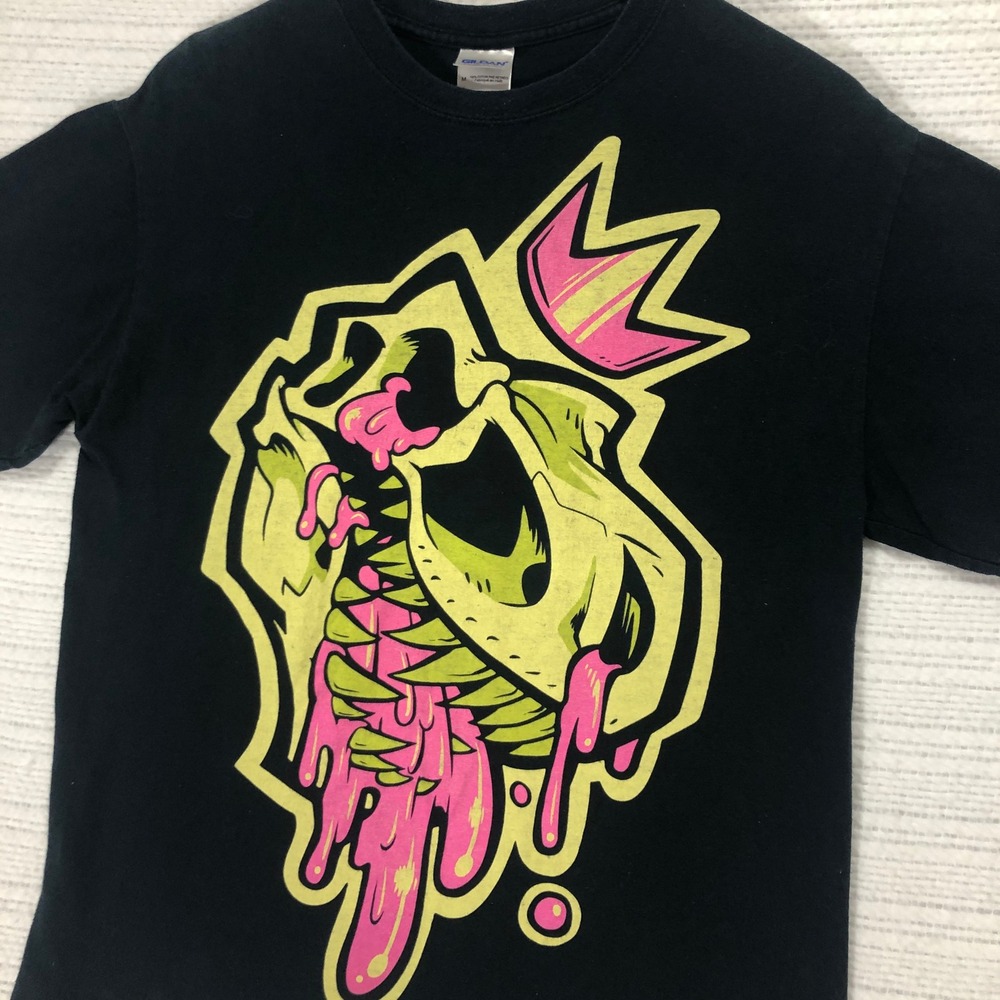 Gildan Graphic T-Shirt Skull Crown Print Short Sleeve Black Medium